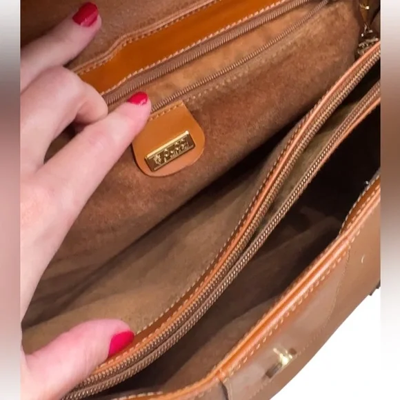 Gucci Vintage Saddle Bag - Picture 4 of 15